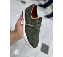 Кроссовки