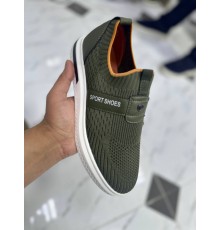 Кроссовки